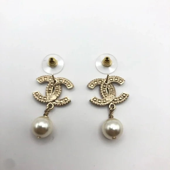 Chanel Earrings - Picture 3 of 4